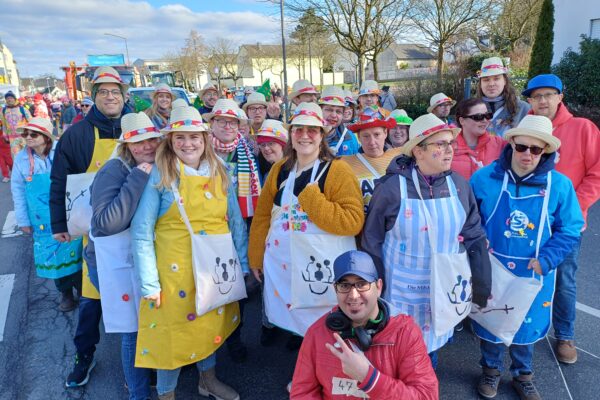 Karren alaaf beim Zoch in Sankt Augustin