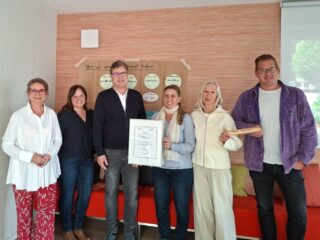 Aktuelles - Susanne Luecke mit Pflege Team